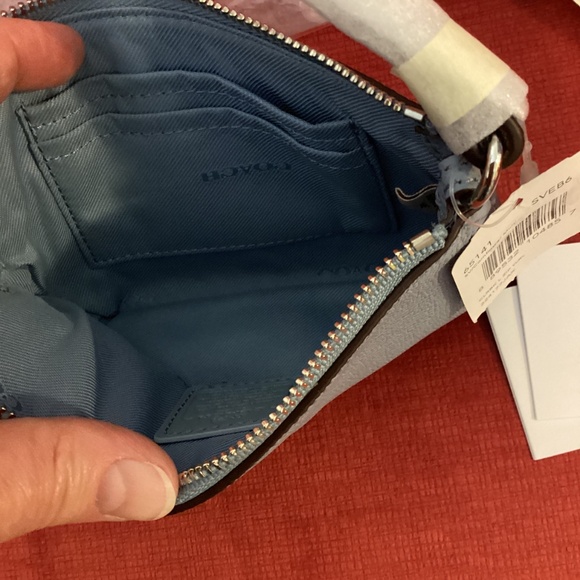 NWT Coach light blue and cornflower Wristlet - Picture 5 of 10